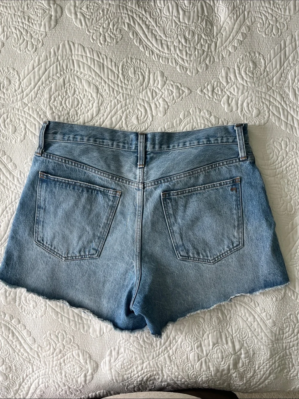 Madewell Curvy Relaxed Denim Shorts Classic High-Rise Distressed Denim Shorts